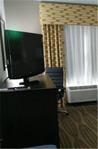 Holiday Inn Express & Suites Corpus Christi - North By Ihg Room photo